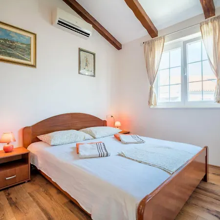 Holiday home Holiday Zora By Interhome Njivice